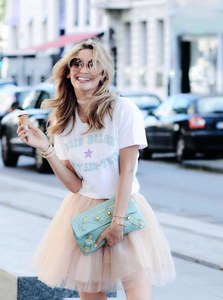 Fashion blogger wearing a Champagne beige tulle skirt